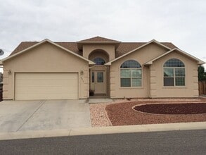 Building Photo - 2317 Mead Ln