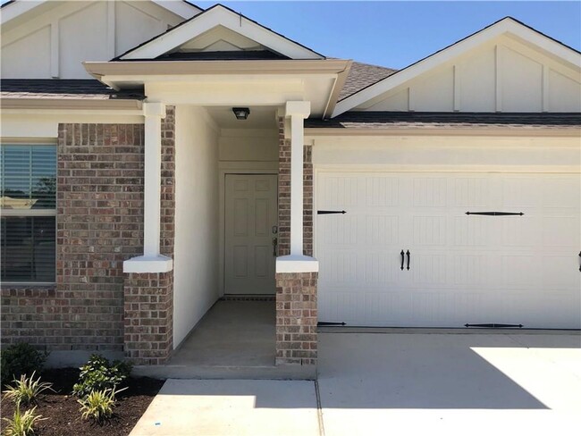 Building Photo - CHARMING ONE STORY HOME IN ROUND ROCK--MAD...