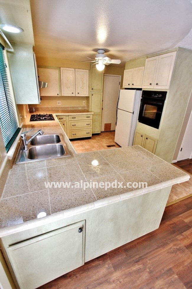 Building Photo - 20220 SW Carlin Blvd