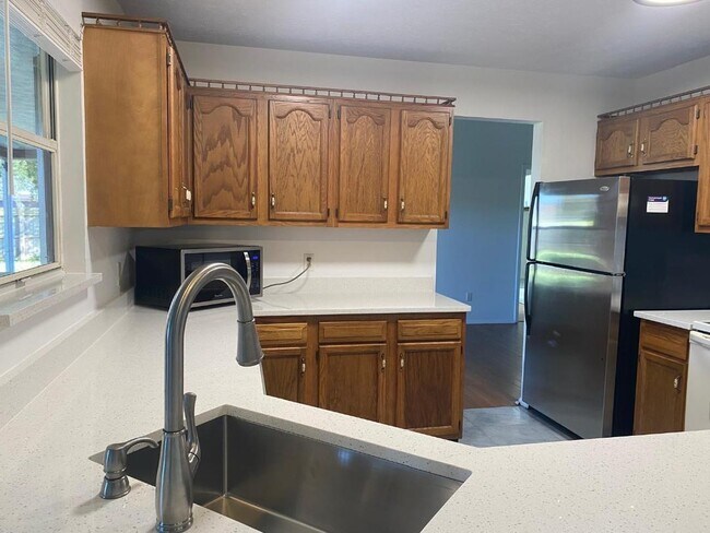 Foto del edificio - 901 SW Gaitor Ave