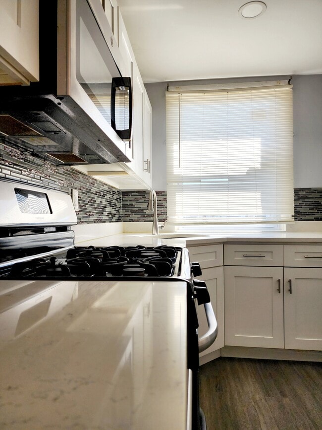 Foto del edificio - 5316 Glenloch St