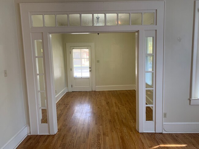 Foto del edificio - Available Now!