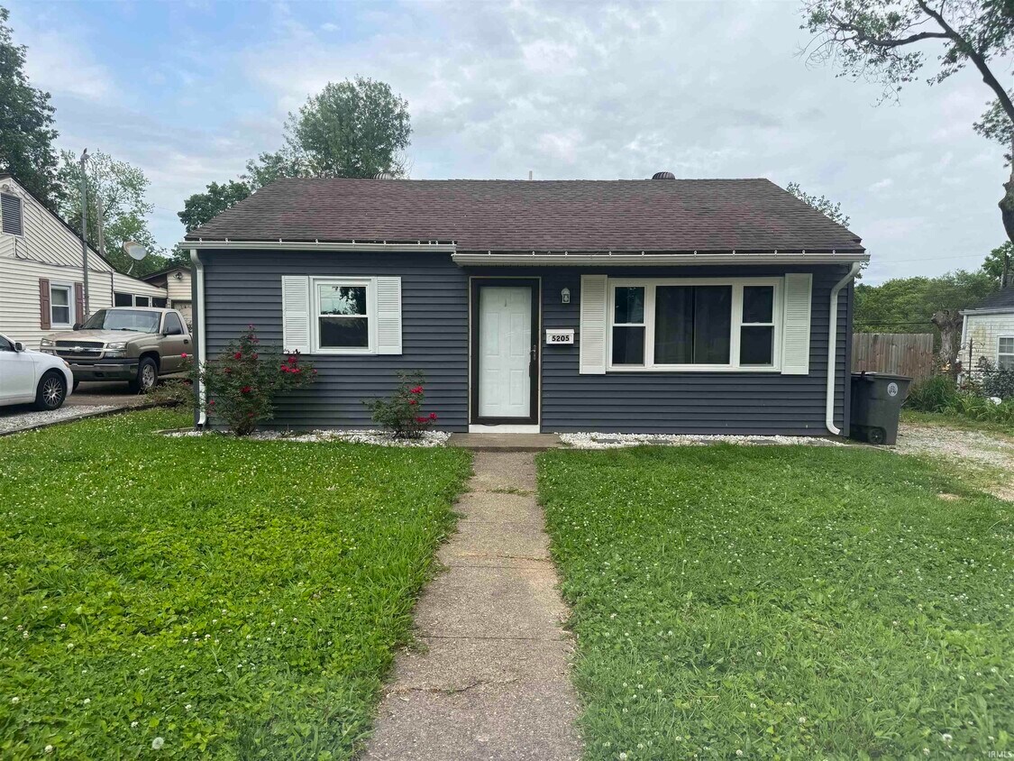 Foto principal - 5205 Warren Dr