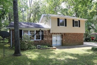 Building Photo - 304 Cheryl Ave