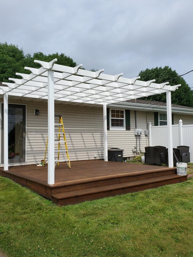 Building Photo - 1306 Sunray Ln