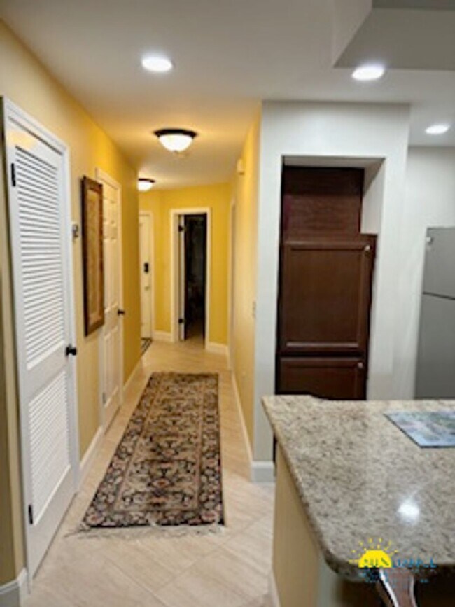 Building Photo - Bluewater Bay Lakefront Furnished Condo -  Convenient to EOD School and Eglin AFB