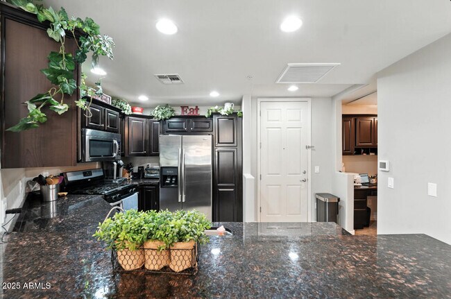 Foto del edificio - 5350 E Deer Valley Dr