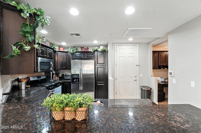 Building Photo - 5350 E Deer Valley Dr