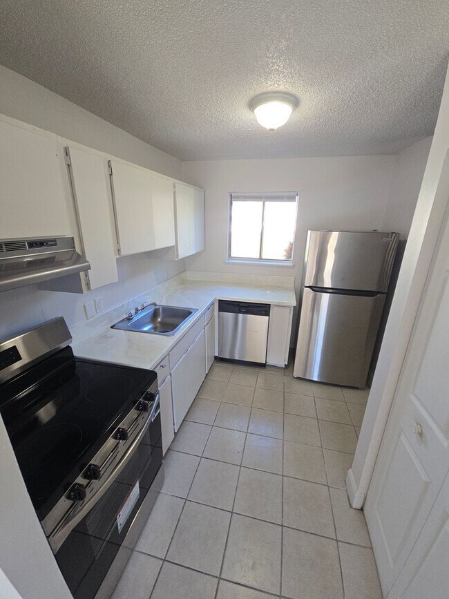 Foto del edificio - 2-Bedroom, 2-Bathroom Condo in Land O' Lakes