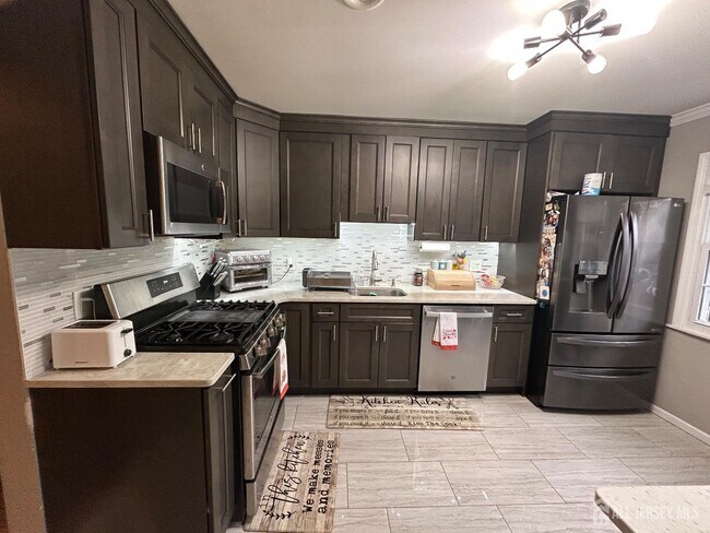 Foto del edificio - 42 Townsend Dr