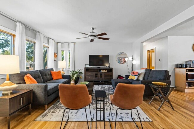 Foto del edificio - 904 N Orange St