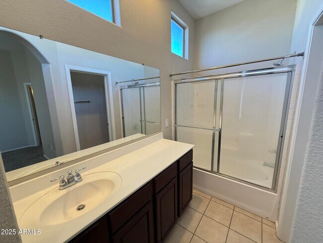 Foto del edificio - 17150 N 23rd St