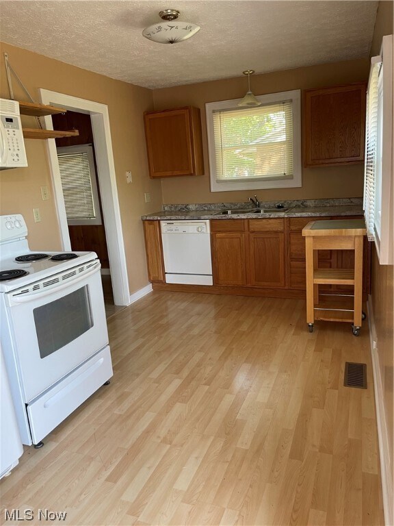 Foto del edificio - 248 Oak Grove Dr