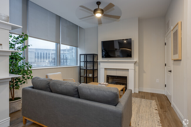 1BD, 1BA - 730SF. - Residences at 55