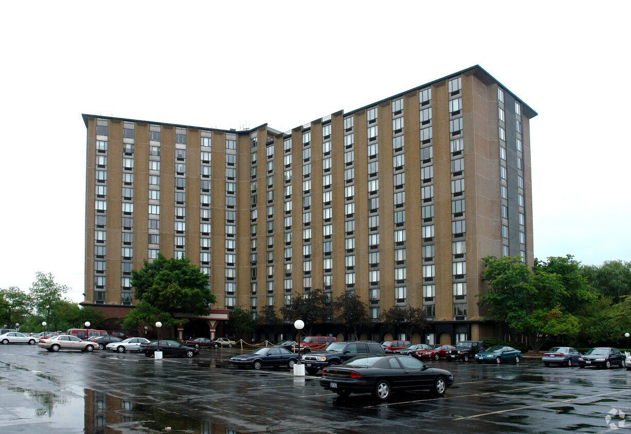 One Renaissance Place Apartments 1 Renaissance Pl Palatine, IL