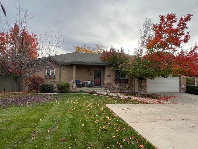 Building Photo - 345 Meadow Brook Ln