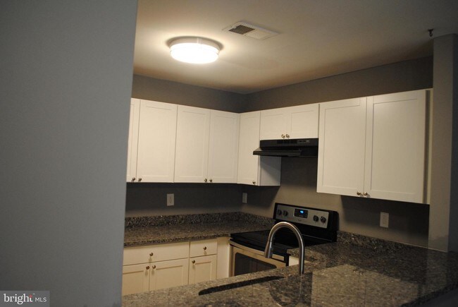 Building Photo - 302 Juneberry Way