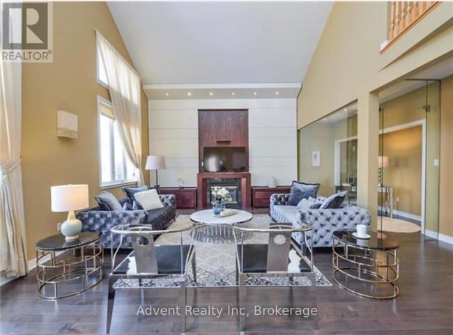 Photo du bâtiment - 17 Warden Woods Ct