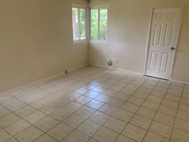 Building Photo - Charming home in Auburn!