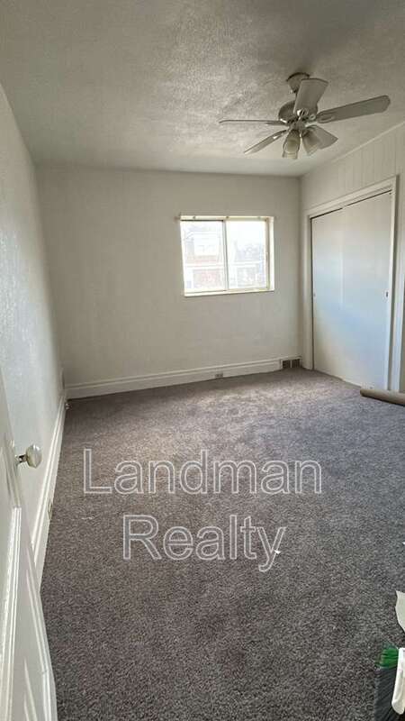 Foto del edificio - 711 Russellwood Ave