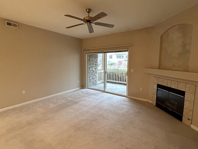 Foto del edificio - Comfortable 2 Bed 2 Bath Ground-Level Condo in Fort Collins