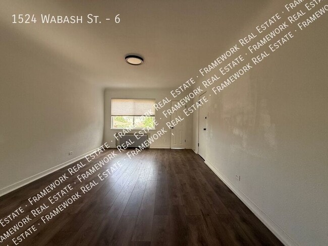 Photo - 1524 Wabash St Apartment