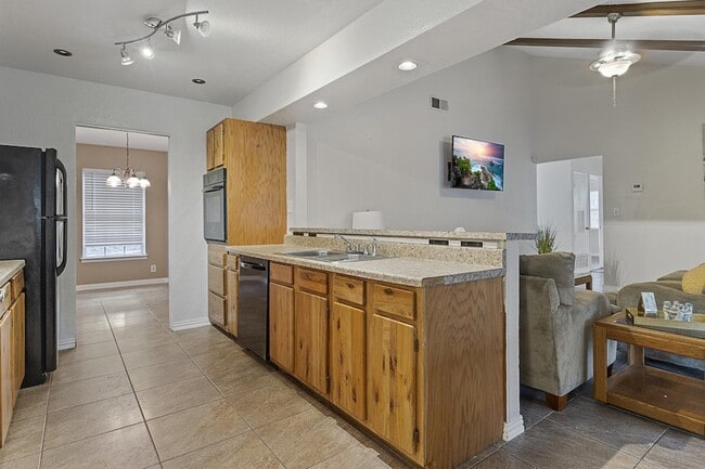 Foto del edificio - 3607 Rock Creek Run