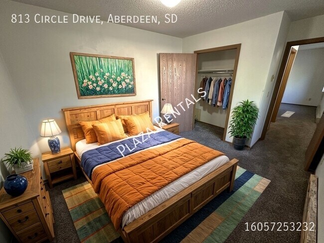 Foto del edificio - 307 11th Ave NW