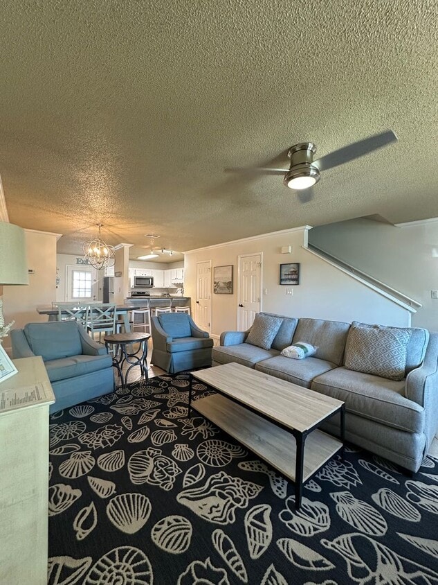 Foto principal - FURNISHED OR UNFURNISHED *Move In Special-50% Off First Months Rent**