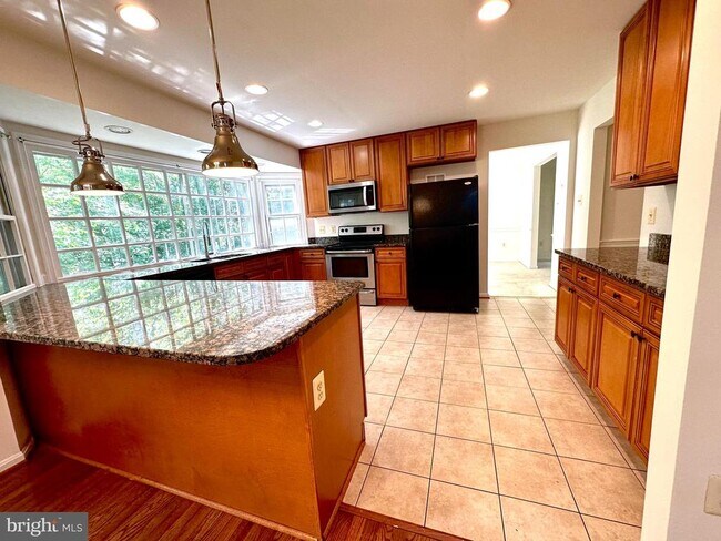 Building Photo - 12450 Cavalier Dr