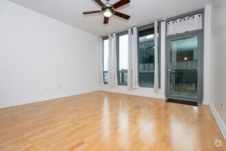 Building Photo - 565 W Quincy St