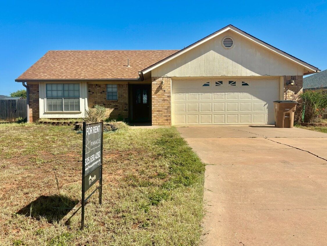Building Photo - COMING SOON - 3 Bedroom Home in the Bluffs!!