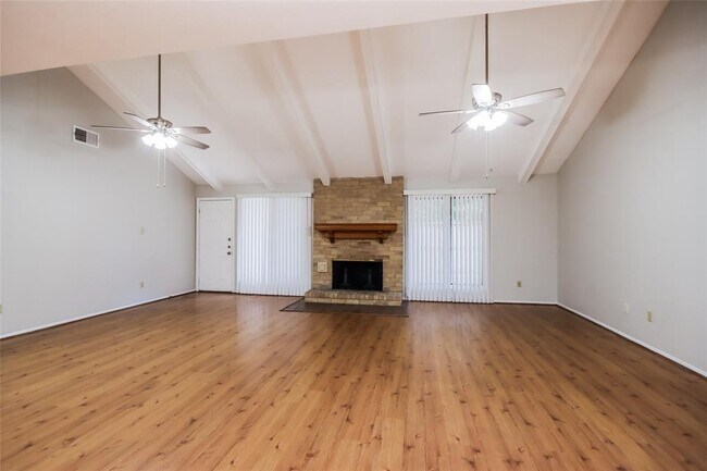 Foto del edificio - 3619 Maple Glen Dr