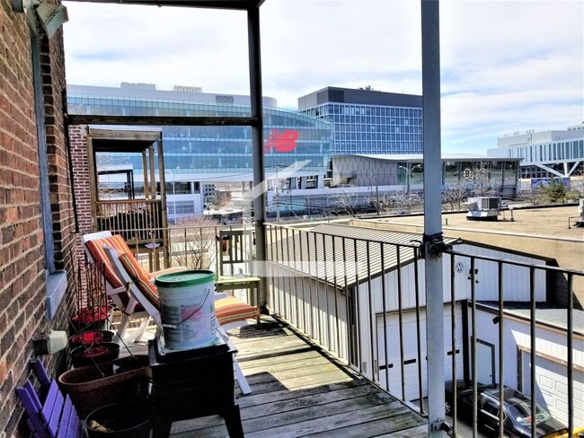 Charming 2.5 Bedroom - Charming 2.5 Bedroom Apartment