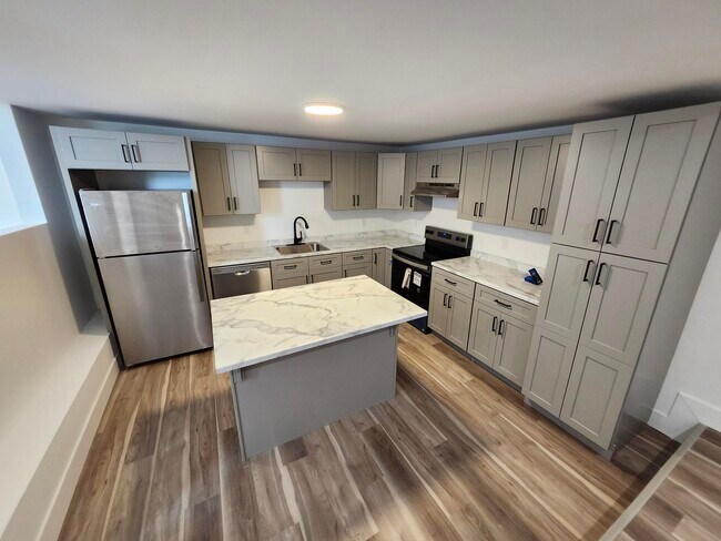 Building Photo - 222 Britain St