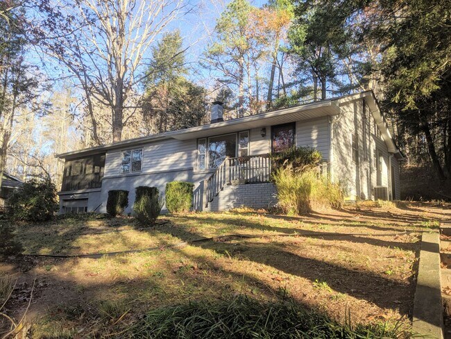 Foto del edificio - Black Mountain Rental!