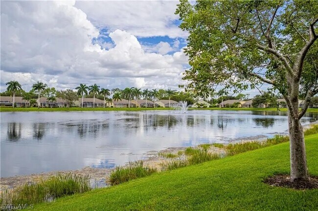 Foto del edificio - 5653 Greenwood Cir