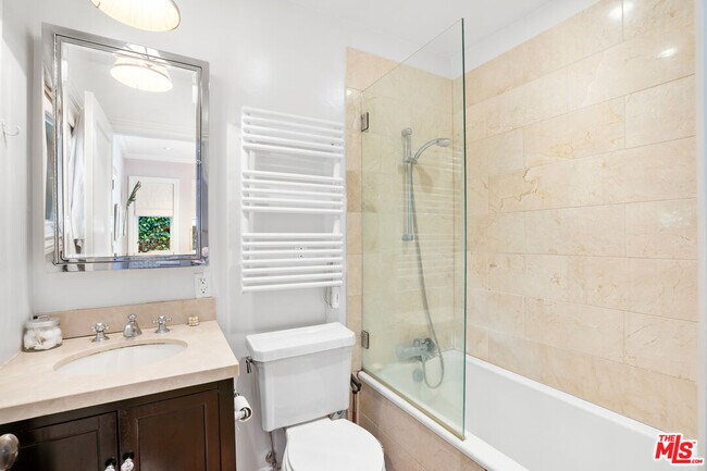 Foto del edificio - 432 Westbourne Dr