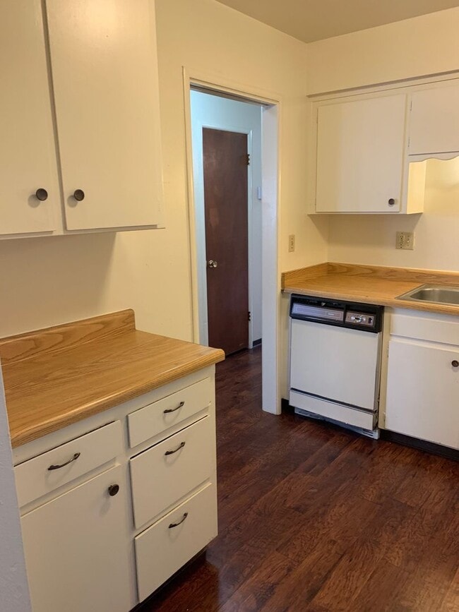 Foto del edificio - St. Francis Duplex