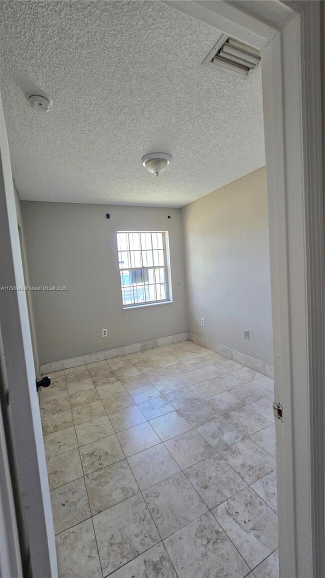 Foto del edificio - 2705 NW 204th Ln