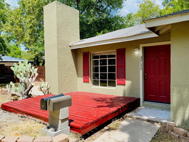 Building Photo - 3711 Vineland Dr