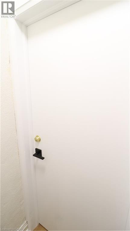 Photo du bâtiment - 875 Millwood Rd