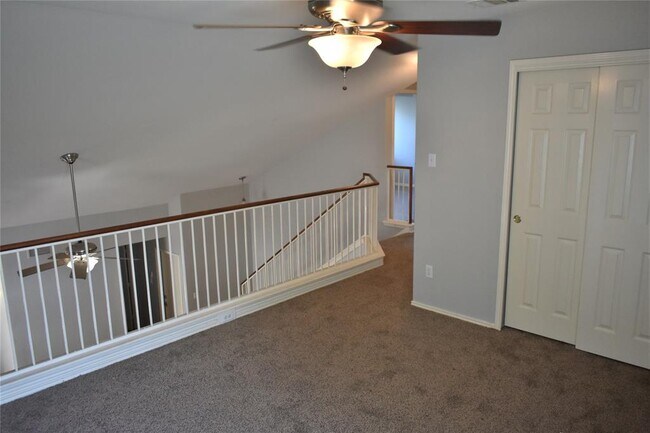 Building Photo - 504 Woodsorrel Way