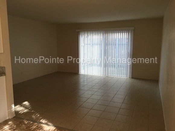 Building Photo - 5929 Hilltop Dr