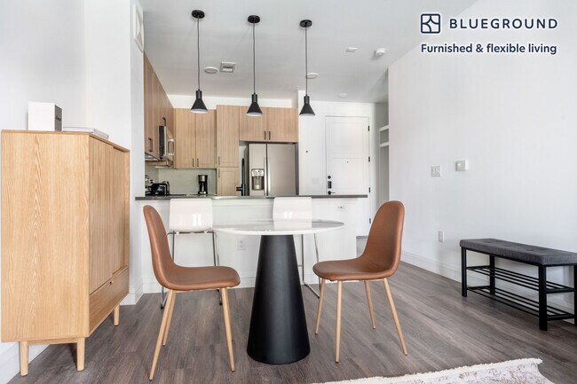 Foto del edificio - 3403 Harmon Ave