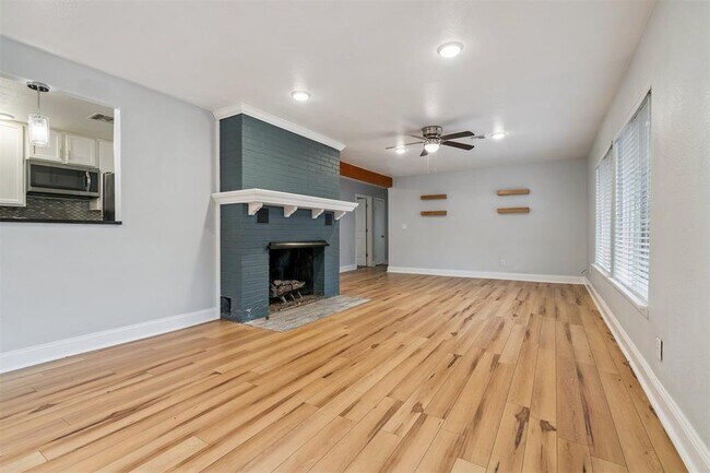 Foto del edificio - 4705 N Miller Ave