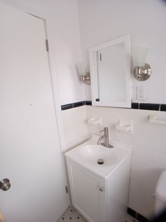 Foto del edificio - 801 N Capital