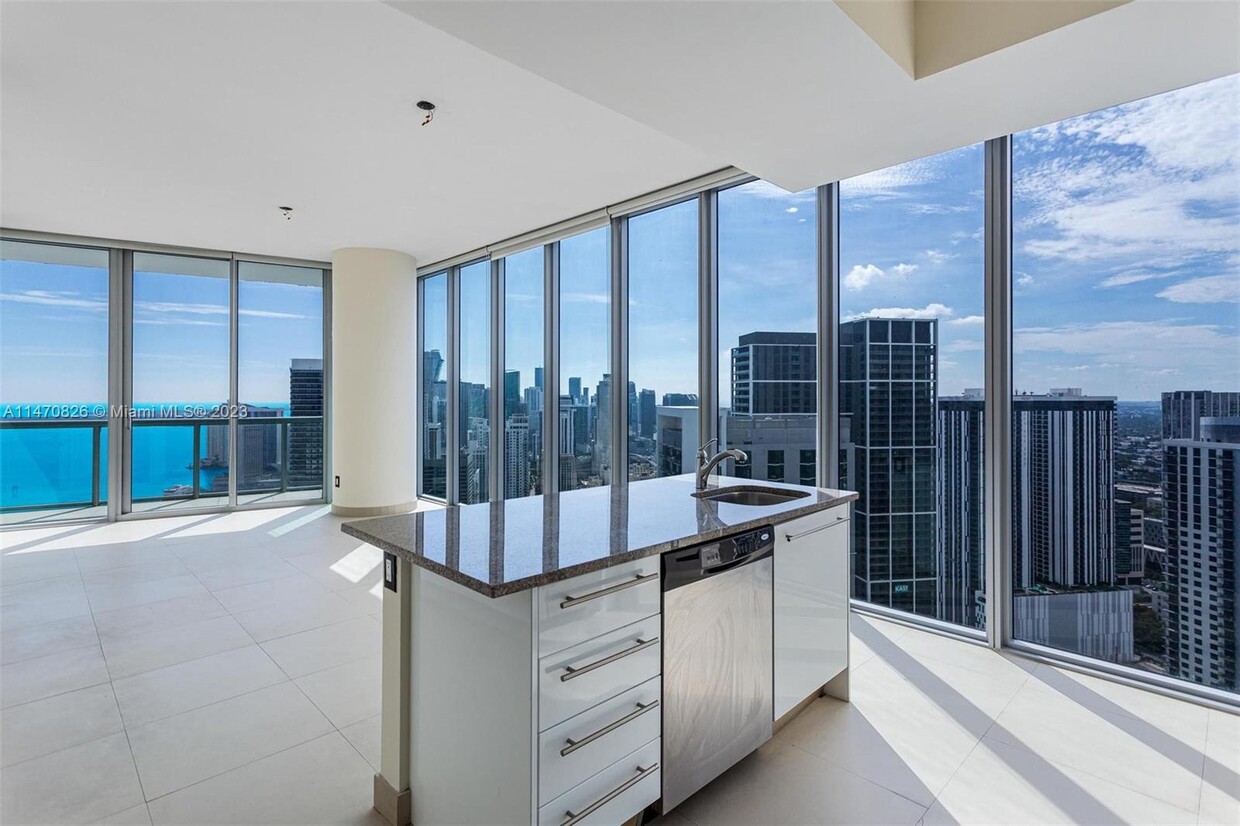 Foto principal - 888 Biscayne Blvd