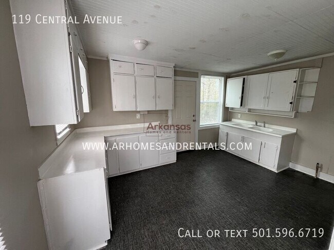 Foto del edificio - 119 Central Ave