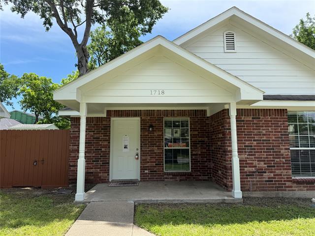 Building Photo - 1718 Dennison St